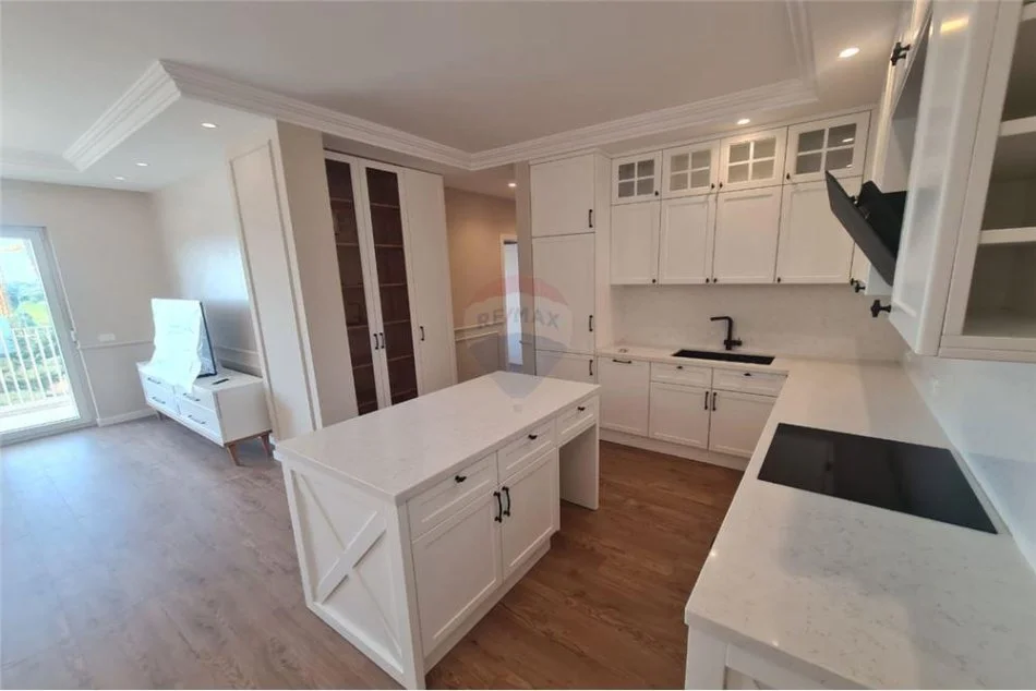 Tirane, shitet apartament 2+1 Kati 3, 110 m² 320.000 € (Rruga Liqeni i Thate - Tirana e Re - Liqeni i Tiranës)