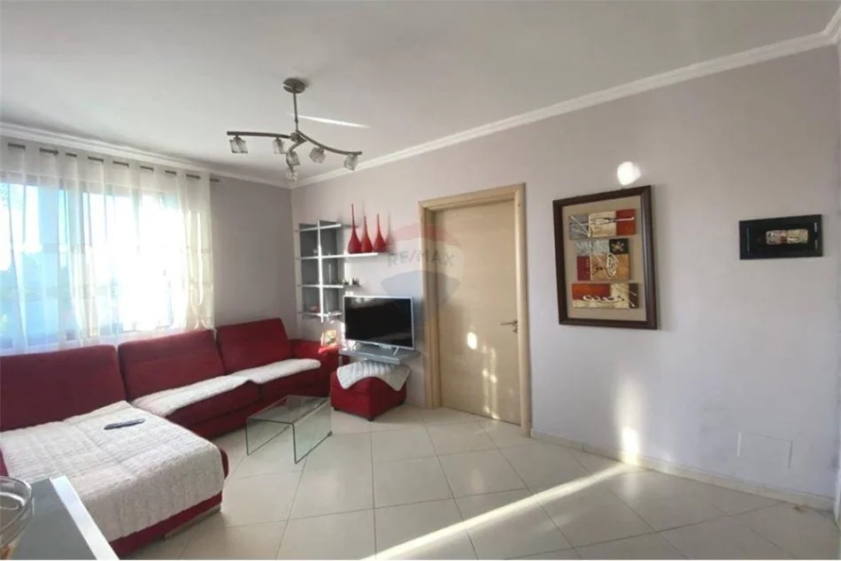 Tirane, jepet me qera apartament 1+1 Kati 4, 77 m² 470 € (Rruga Sulejman Delvina - Tirana e Re - Sheshi Willson)