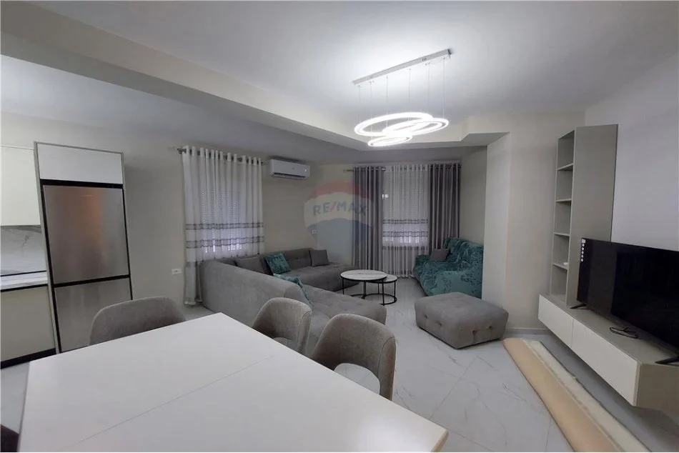 Tirane, jepet me qera apartament 2+1 Kati 6, 110 m² 800 € (Prokuroria e Tiranes - Rruga Mine Peza)