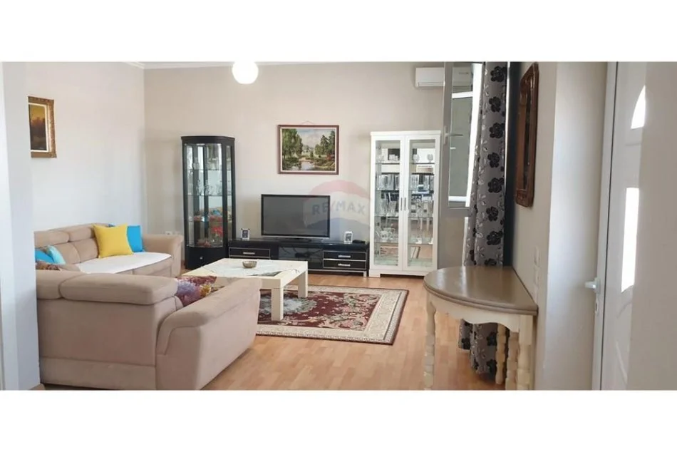 Tirane, jepet me qera apartament 2+1 Kati 3, 140 m² 500 € (3 Vellezrit Kondi - Qyteti Studenti - Vilat Amerikane)