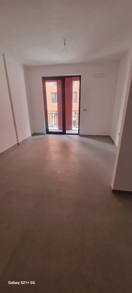 Tirane, jepet me qera apartament , 60 m² 400 €
