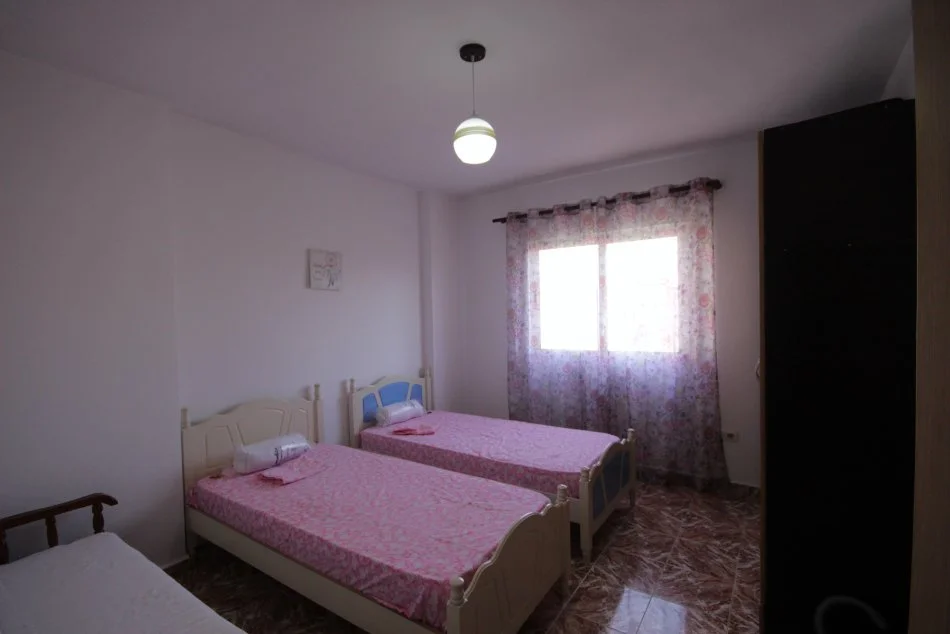 Tirane, jepet me qera apartament 2+1+Ballkon Kati 6, 85 m² 560 € (Rruga Muzaket)