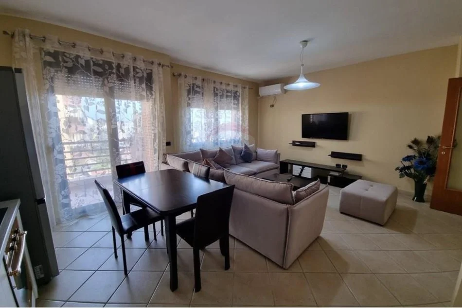 Tirane, jepet me qera apartament 2+1 Kati 10, 103 m² 900 € (General Prosecutor's Office - Center)