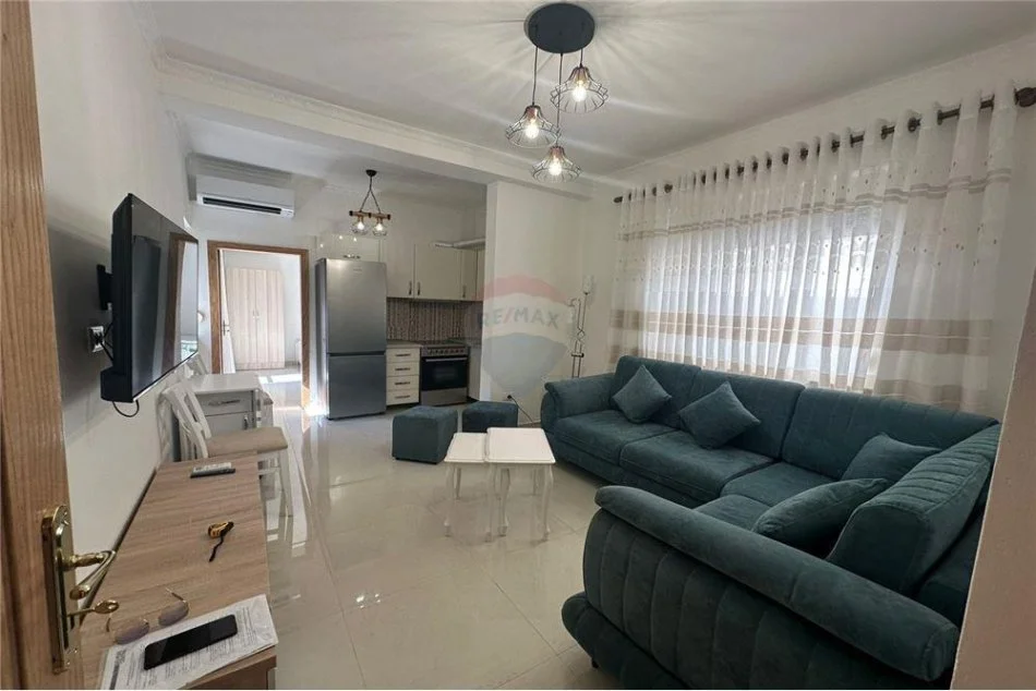 Tirane, jepet me qera apartament 2+1 Kati 3, 71 m² 700 € (Rruga e Durrësit)