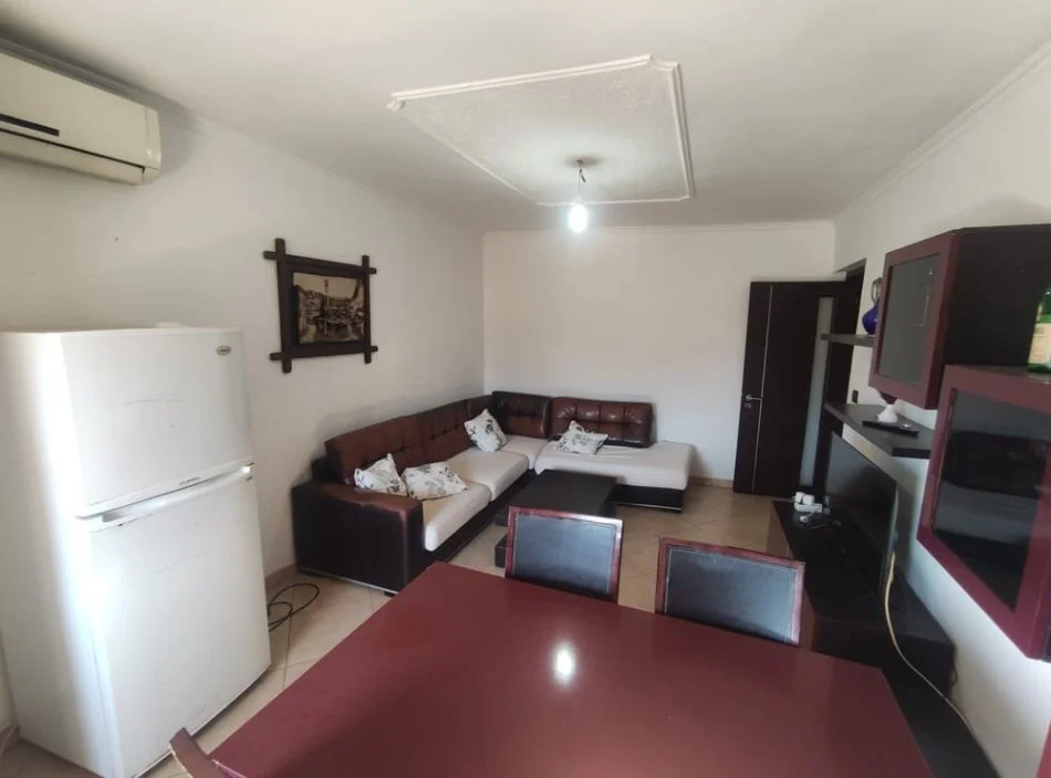 Tirane, shitet apartament 2+1 Kati 5, 75 m² 97.000 € (rruga kongresi i manastirit)