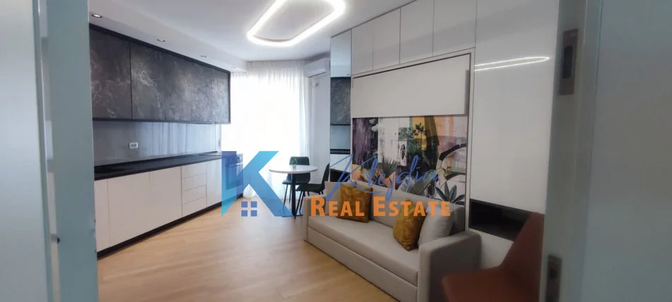 Tirane, shitet garsonier Kati 4, 35 m² (mbi Kristal Center, afer Big Market)