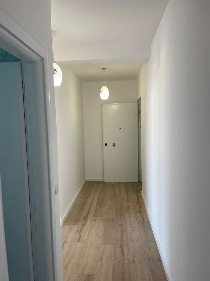 Tirane, shitet apartament 1+1+Ballkon Kati 5, 76 m² 155.000 € (zog i zi)
