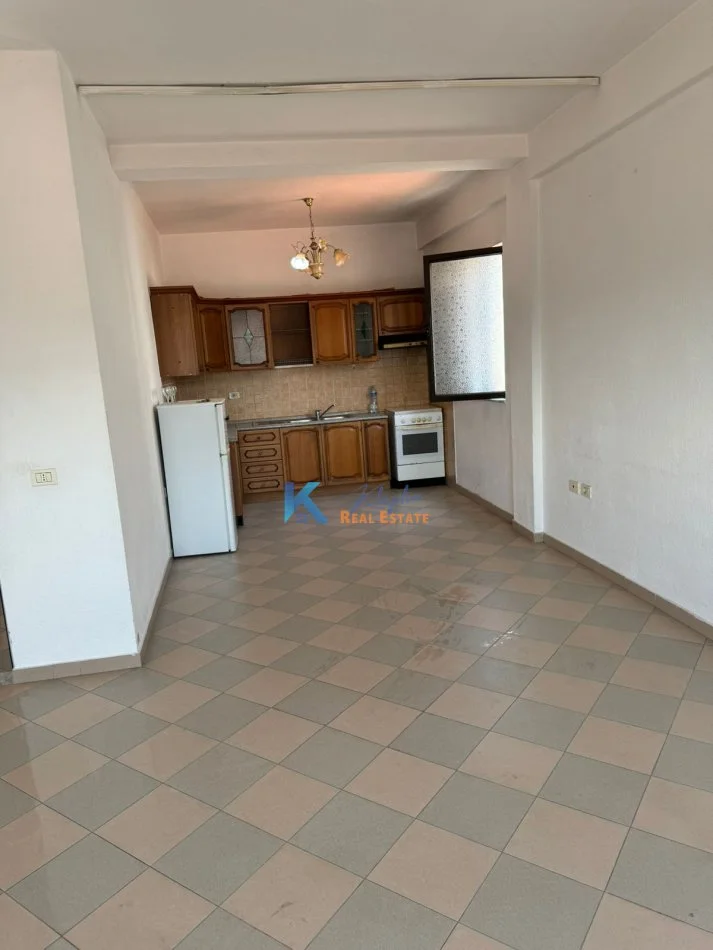 Tirane, shitet apartament 2+1 Kati 5, 115 m² 115.000 € (Laprake, afer Kupoles)