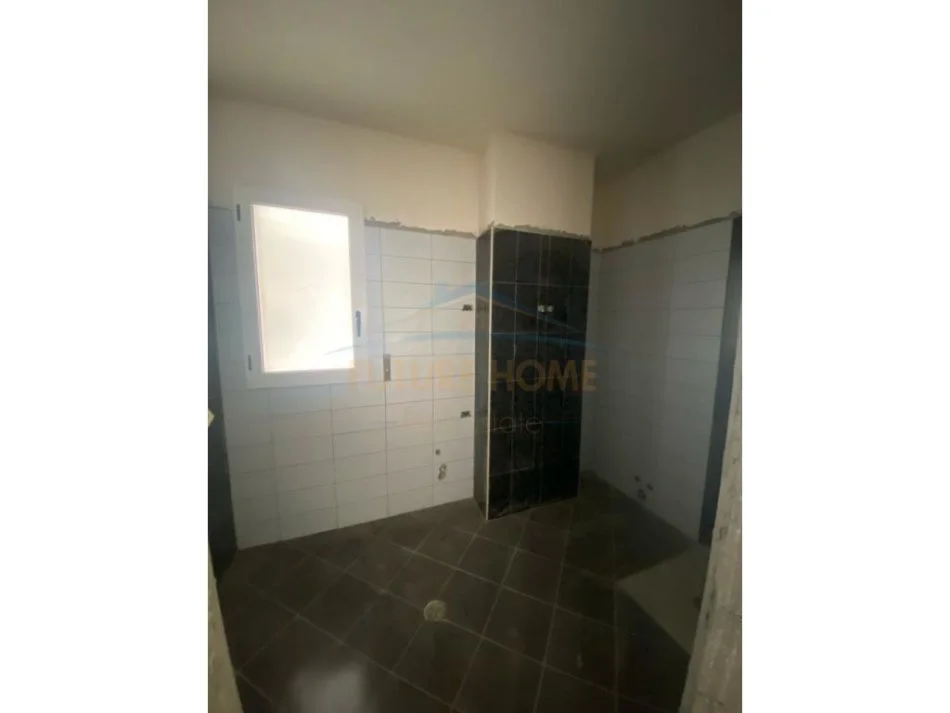 Vlore, shes apartament 2+1 Kati 4, 129 m² 195.000 € (Bulevardi Ismail Qemali)
