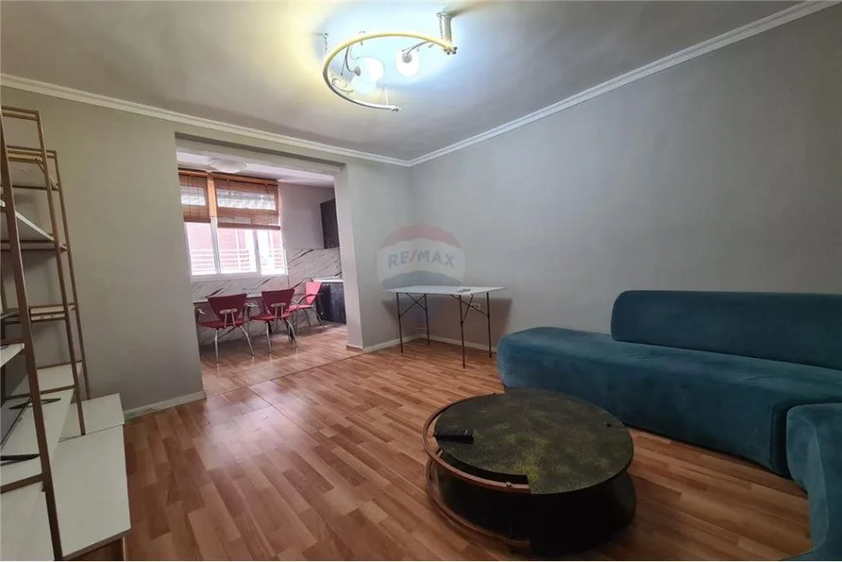 Tirane, jepet me qera apartament 2+1 Kati 2, 85 m² 500 € (Rruga Tafaj - Pazari i Ri)