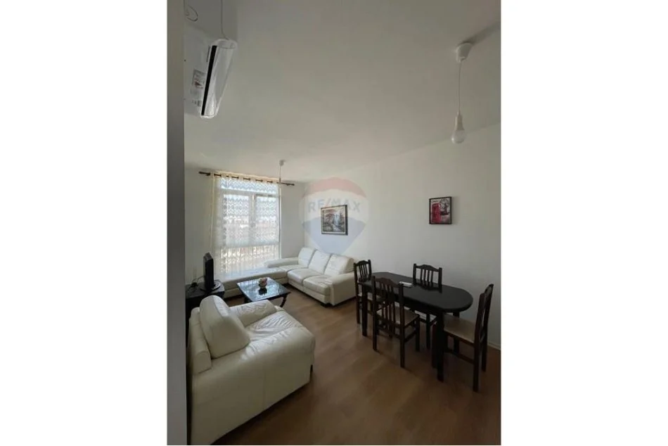 Tirane, jepet me qera apartament 2+1 Kati 3, 95 m² 450 € (Shkolla e Baletit - Tregu Elektrik)