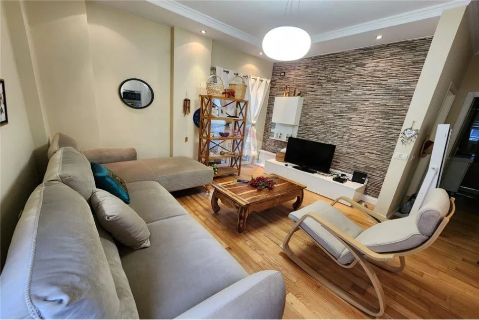 Tirane, jepet me qera apartament 1+1 Kati 5, 73 m² 550 € (Kapiten Mir Zoti - Liqeni i Thatë)