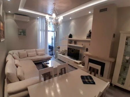 Tirane, jepet me qera apartament 2+1 Kati 7, 95 m² 700 € (Rruga e Dibres, Farmacia 10, Tiranë AREA44270)