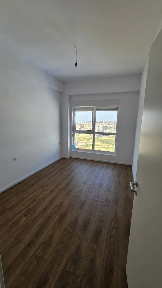 Tirane, jepet me qera apartament 2+1 Kati 7, 93 m² (Ali Dem, te kompleksi Kaimi)