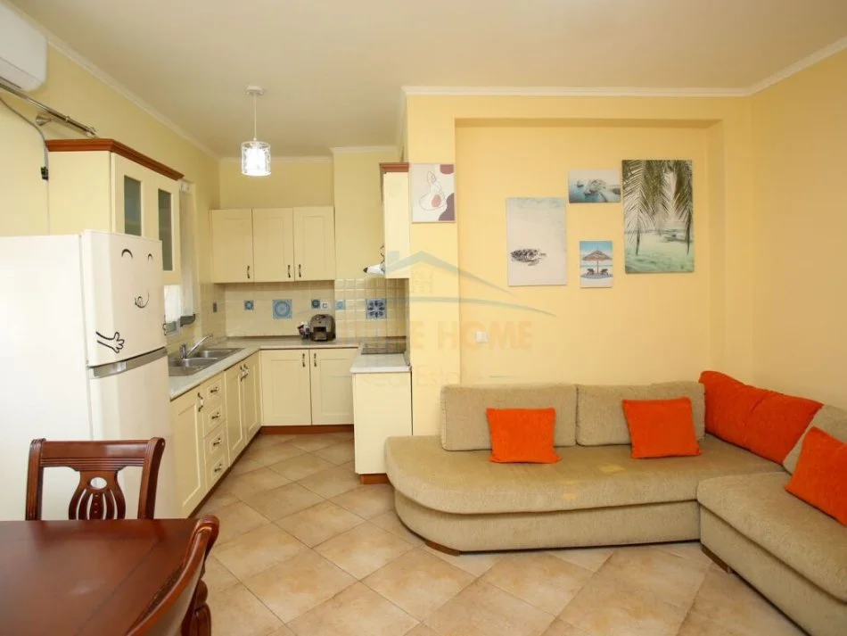 Vlore, jepet me qera apartament Kati 6, 60 m² 300 € (Te Restorant Tradicional, pas Big Scoop, Lungomare) RV44310