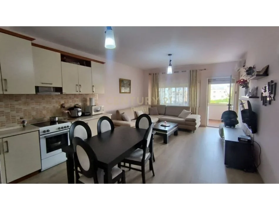 𝐓𝐢𝐫𝐚𝐧𝐞, 𝐬𝐡𝐢𝐭𝐞𝐭 𝐚𝐩𝐚𝐫𝐭𝐚𝐦𝐞𝐧𝐭 𝟏+𝟏 𝐊𝐚𝐭𝐢 𝟐, 𝟕𝟓 𝐦² 𝟗𝟔.𝟑𝟎𝟎 € (𝐀𝐥𝐢 𝐃𝐞𝐦𝐢)