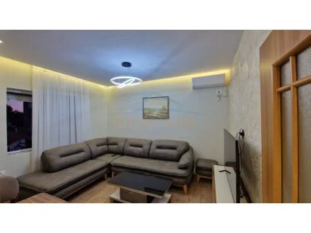 Tirane, jepet me qera apartament 1+1 Kati 3, 57 m² 550 € (Xhamllik, Tiranë AREA44464)