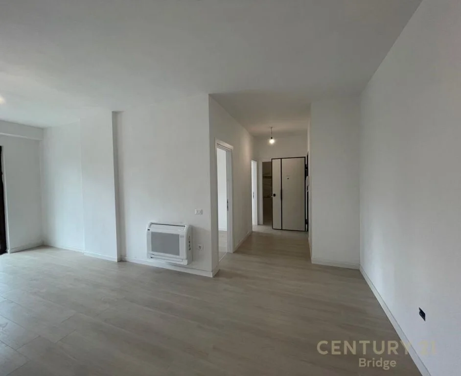 𝐓𝐢𝐫𝐚𝐧𝐞, 𝐣𝐞𝐩𝐞𝐭 𝐦𝐞 𝐪𝐞𝐫𝐚 𝐚𝐩𝐚𝐫𝐭𝐚𝐦𝐞𝐧𝐭 𝟐+𝟏 𝐊𝐚𝐭𝐢 𝟗, 𝟗𝟑 𝐦² 𝟔𝟓𝟎 € (𝐌𝐲𝐬𝐥𝐲𝐦 𝐒𝐡𝐲𝐫𝐢)