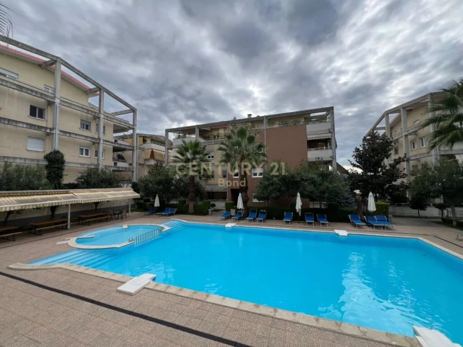 𝐓𝐢𝐫𝐚𝐧𝐞, 𝐣𝐞𝐩𝐞𝐭 𝐦𝐞 𝐪𝐞𝐫𝐚 𝐚𝐩𝐚𝐫𝐭𝐚𝐦𝐞𝐧𝐭 𝟐+𝟏 𝐊𝐚𝐭𝐢 𝟐, 𝟏𝟑𝟐 𝐦² 𝟏.𝟎𝟎𝟎 € (𝐑𝐞𝐬𝐢𝐝𝐞𝐧𝐜𝐚 𝐓𝐨𝐮𝐜𝐡 𝐨𝐟 𝐒𝐮𝐧, 𝐒𝐚𝐮𝐤 𝐢 𝐑𝐢)