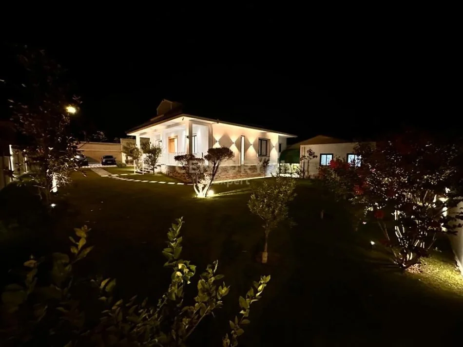 𝐓𝐢𝐫𝐚𝐧𝐞, 𝐣𝐞𝐩𝐞𝐭 𝐦𝐞 𝐪𝐞𝐫𝐚 𝐕𝐢𝐥𝐞 𝟒+𝟏 , 𝟏𝟖𝟗 𝐦² 𝟑.𝟎𝟎𝟎 € (𝐌𝐮𝐥𝐥𝐞𝐭)