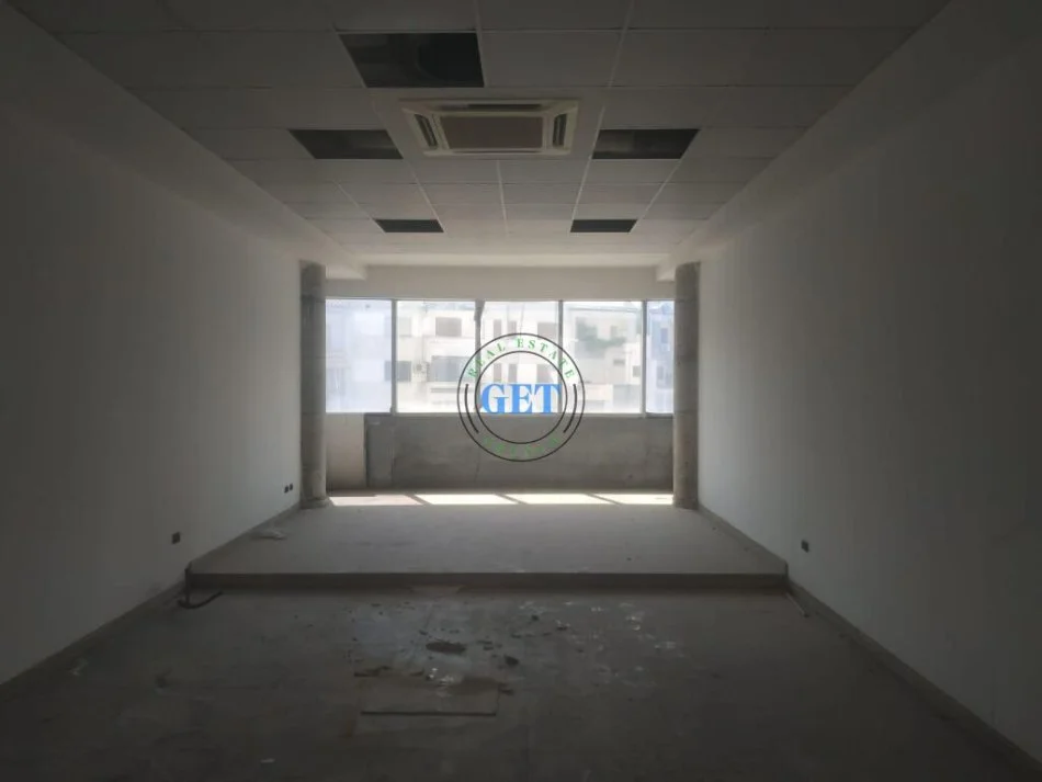 Durres, shitet ambjent biznesi Kati 3, 45 m² 67.500 € (Pallati I Sporteve)