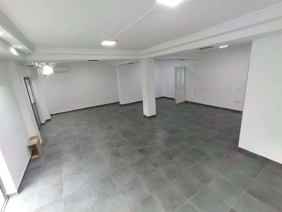Tirane, jepet me qera ambjent biznesi Kati 2, 150 m² 1.500 € (Myslym Shyri)