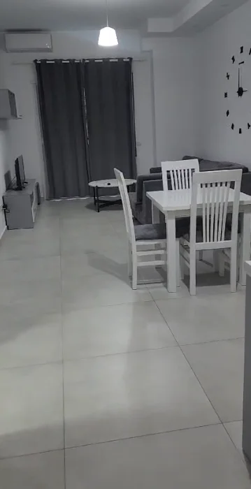 Vlore, jepet me qera apartament 1+1 Kati 2, 60 m² 250 € (ish- Kombinati i Peshkut) rv 45341