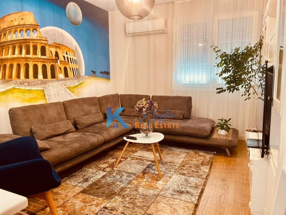 Tirane, jap me qera apartament 2+1+Ballkon Kati 1, 89 m² 65.000 Leke (Liqeni i Thate)