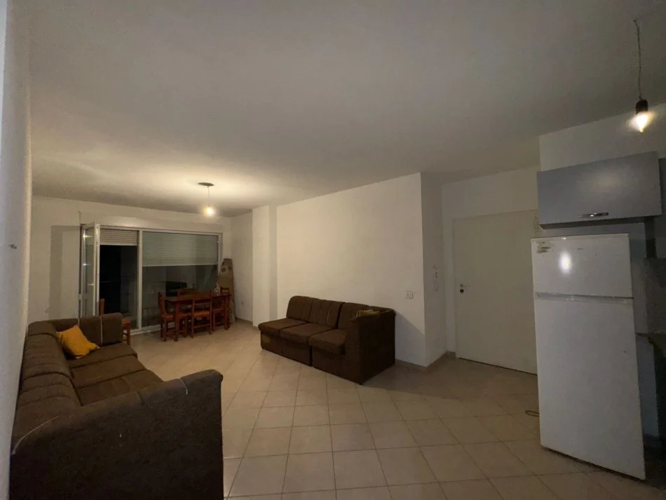 Tirane, jepet me qera apartament 2+1+Ballkon Kati 5, 520 € (siri kodra)