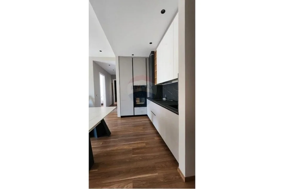 Tirane, jepet me qera apartament 2+1 Kati 8, 115 m² 1.250 € (Delijorgji)