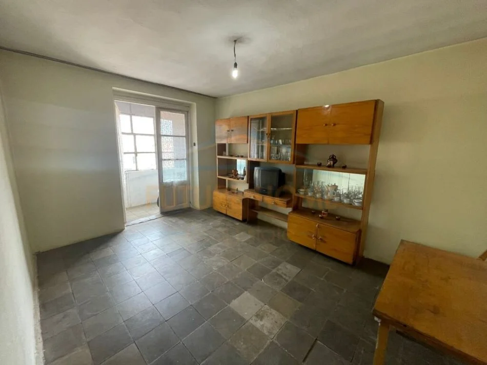 Korce, shitet apartament 1+1+Ballkon Kati 5, 57 m² (Lagjia 4, Korçë)