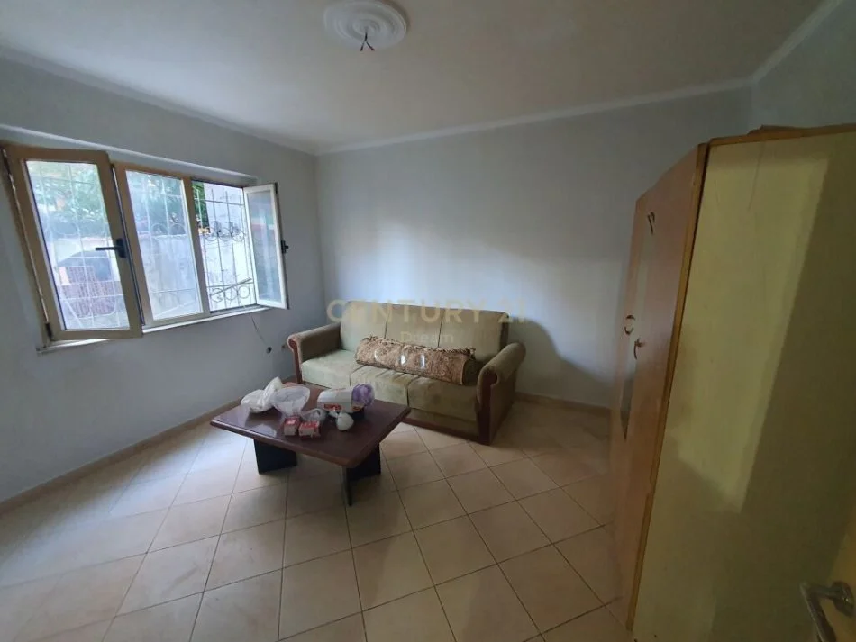 Tirane, shitet garsonier Kati 0, 27 m² 50.000 € (Oxhaku)