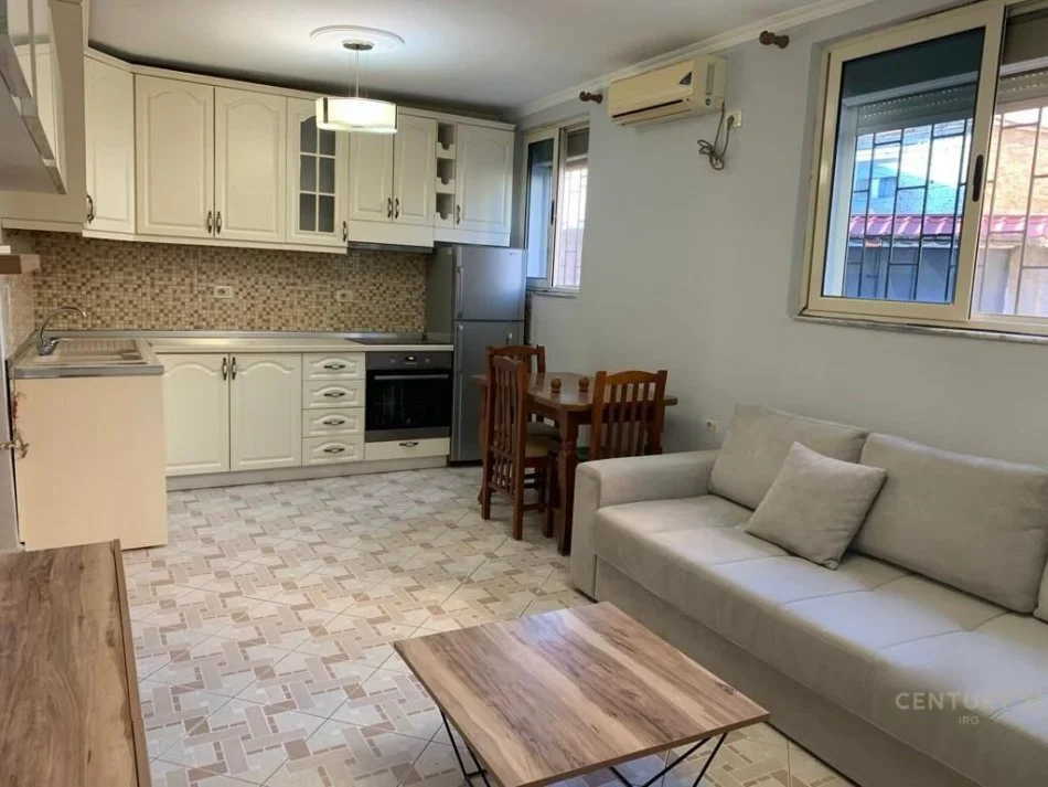 Tirane, shitet apartament 1+1 Kati 1, 51 m² (Shkolla e Bashkuar, Shkolla e Bashkuar)