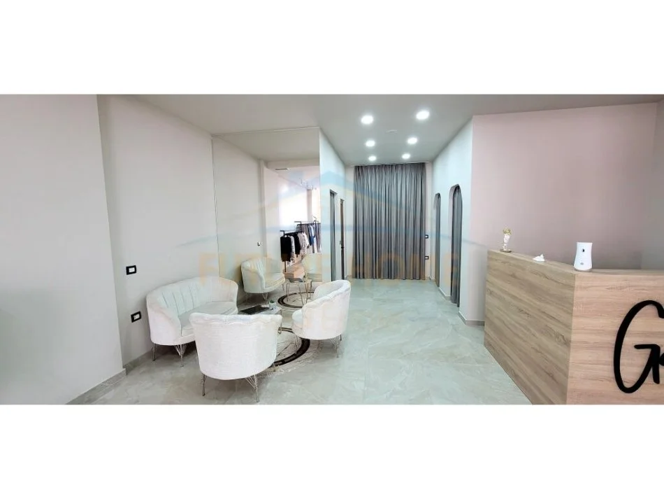 Pogradec, shitet dyqan , (Pogradec)