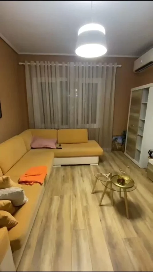 Tirane, jepet me qera apartament 2+1 Kati 4, 100 m² 700 € (Liqeni i Tiranes, Kopshti Zoologjik)