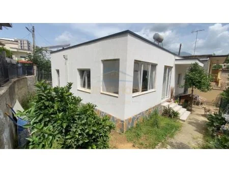 Tirane, jepet me qera shtepi 2+1 Kati 0, 90 m² 600 € (Rruga Naum Veqilharxhi, Varri i Bamit, Tirane AREA46168)