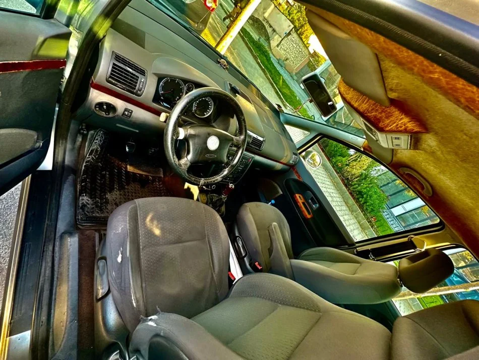 Elbasan, shes makine | veture Nafte, gri metalizato Klima 39.300 km 3.000 €,i diskutushem