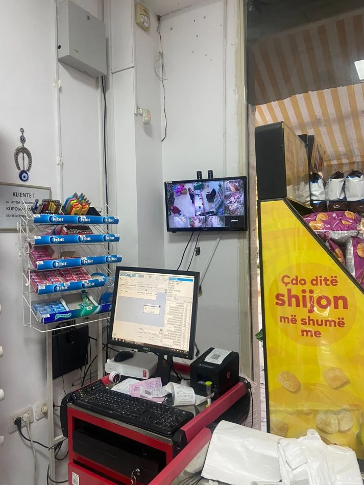 Vlore, jepet me qera dyqan Kati 0, 250 m² 500 € (te lokal Hannover, Lungomare , Vlore) RV46455