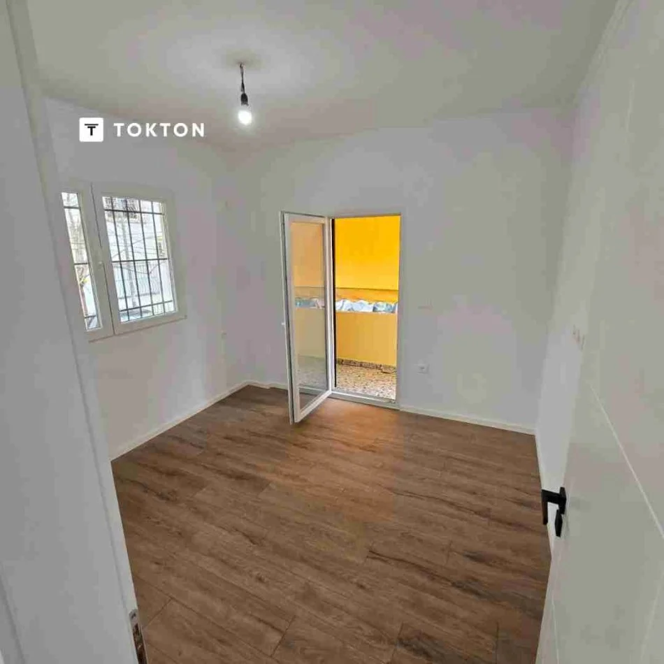 Tirane, shitet apartament 2+1+Ballkon Kati 2, 65 m² 120.000 € (Rruga Ferit Xhajko)