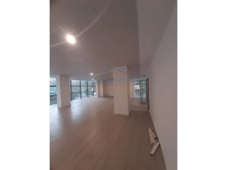 Vlore, shitet ambjent biznesi Kati 1, 201 m² 361.800 € (Rruga e Cipajve RV47010)