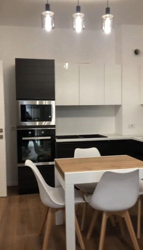 Tirane, jap me qera apartament 1+1+Ballkon Kati 9, 65 m² 550 € (Rruga e Dibres, Kompleksi Arlis)