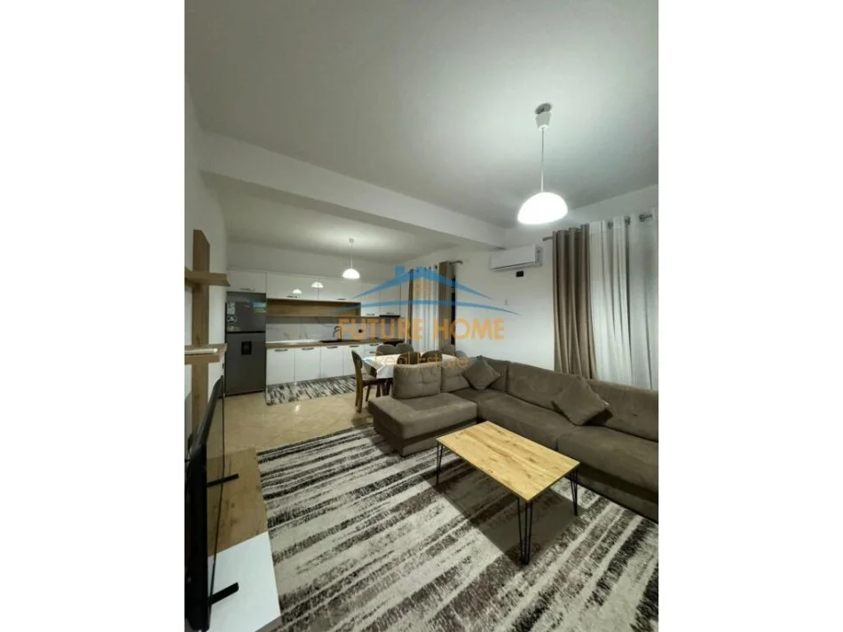 Tirane, jepet me qera apartament 1+1 Kati 4, 90 m² 500 € (5 maji)