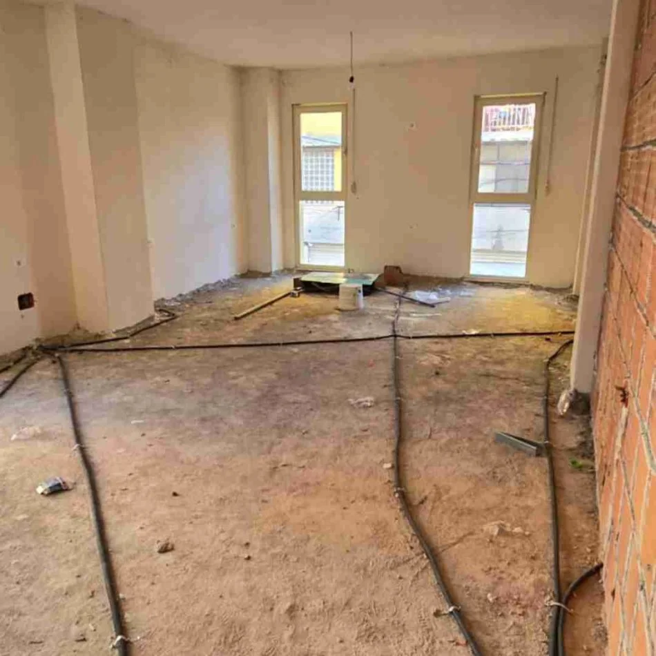 Tirane, shitet apartament 2+1+Ballkon Kati 2, 91 m² 179.000 € (Rruga Haxhi Hysen Dalliu)