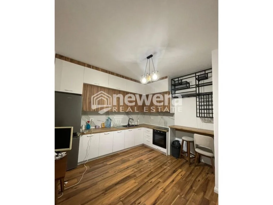 Tirane, shes apartament 2+1+Ballkon Kati 5, 120 m² 230.000 € (nexho konomi)