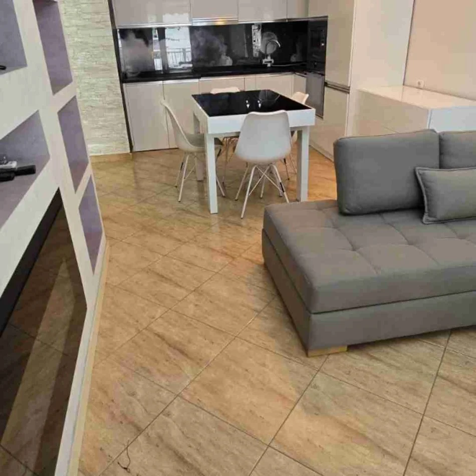 Tirane, shitet apartament 1+1 Kati 3, 57 m² 135.000 € (Ish Parku)