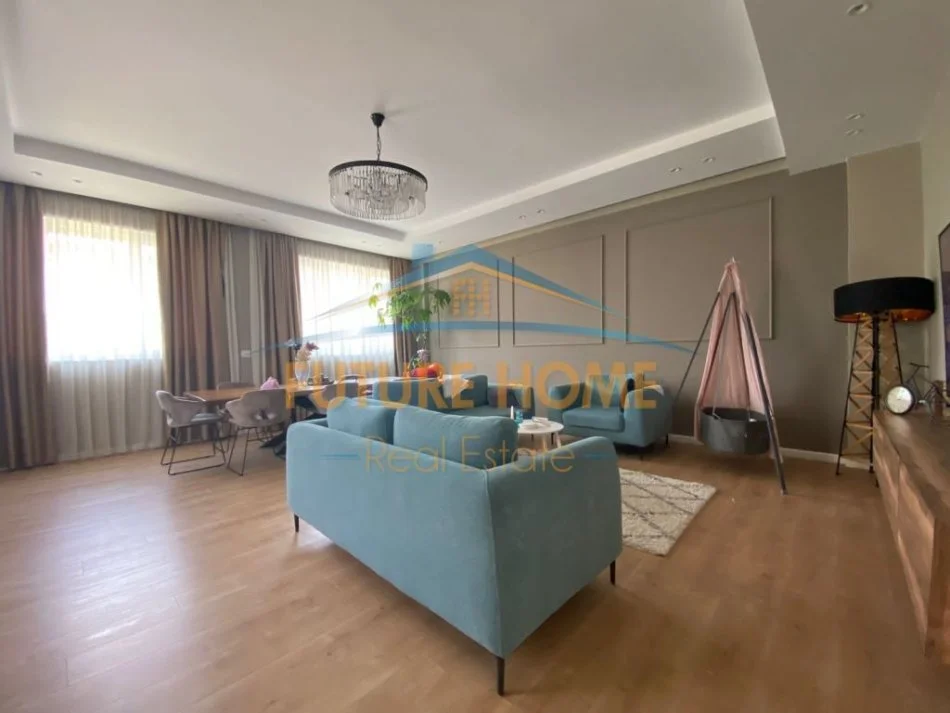 Tirane, shitet Vile 4+1+Aneks+Ballkon Kati 0, 543 m² 780.000 € (Secret Garden)
