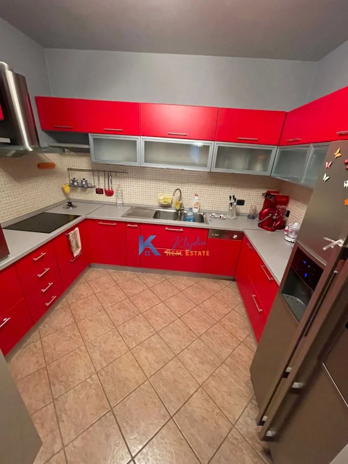 Tirane, jap me qera apartament 2+1+Aneks+Ballkon Kati 6, 125 m² 800 € (Bulevardi Zogu I)