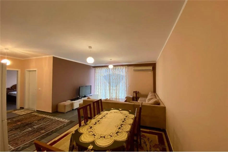 Tirane, jepet me qera apartament 1+1 Kati 4, 75 m² 350 € (Rruga Aleksander Konda)