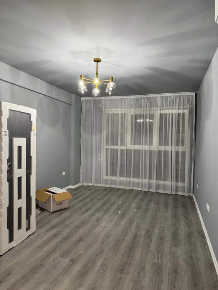 Tirane, jepet me qera 1+1 Kati 4, 70 m² 600 € (Don Bosko, Tirana Trio Tower)