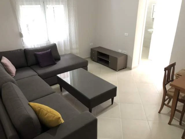 Tirane, jepet me qera apartament 1+1 Kati 2, 70 m² 350 € (Misto Mame, prane Spitalit Amerikan 3)
